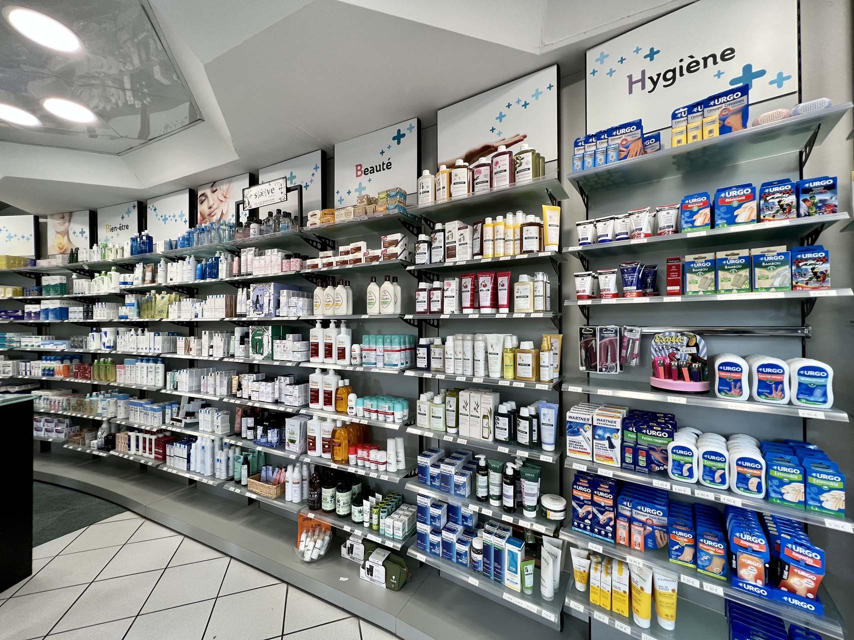 Pharmacie Chateau Jarnac (2) Pharmacie Chateau Jarnac (2)